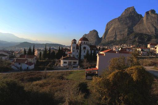 In The Shadow Of Meteora Apartment กาลัมปากา ภายนอก รูปภาพ