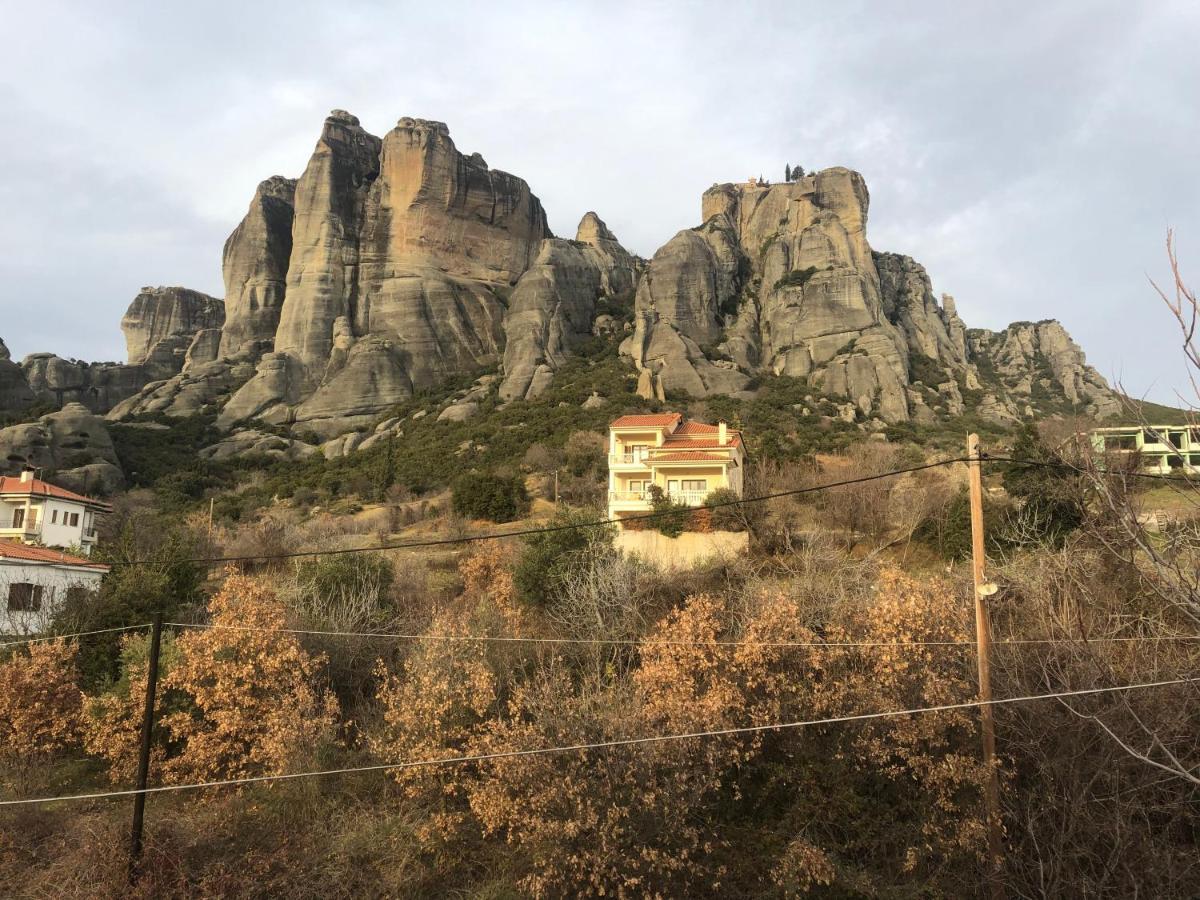 In The Shadow Of Meteora Apartment กาลัมปากา ภายนอก รูปภาพ